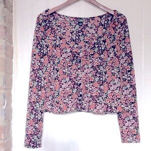 *3 for $20* Cropped floral Wild Fable XL blouse, long sleeves, faux buttons.